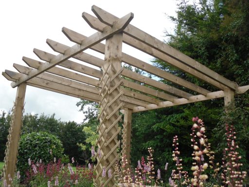 Emerson's Gardens - Pergola's